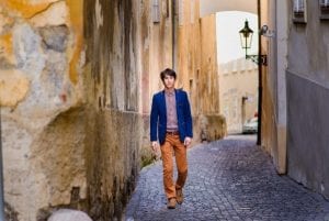 It's simple: brown pants go with brown shoes.